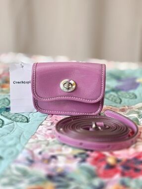 *NWT* COACHTOPIA Wavy Wallet With Strap In Crinkle Patent Coachtopia Leather